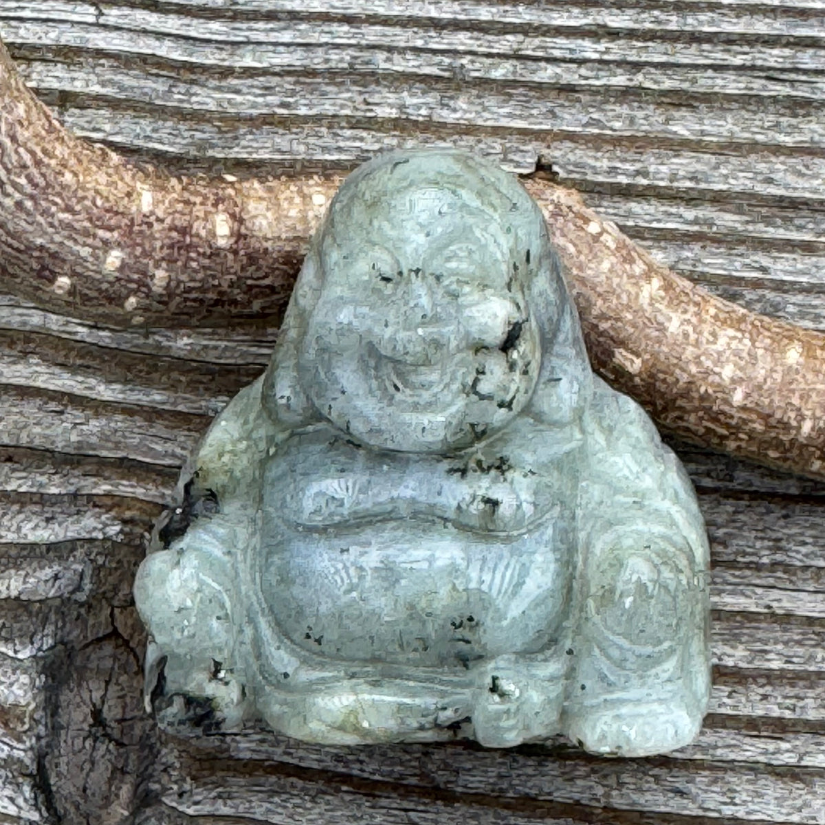 Labradorit Buddha