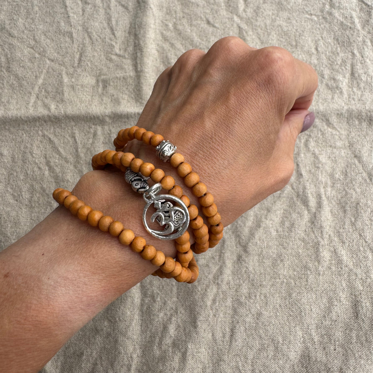 Mala Sandelträ omlottarmband