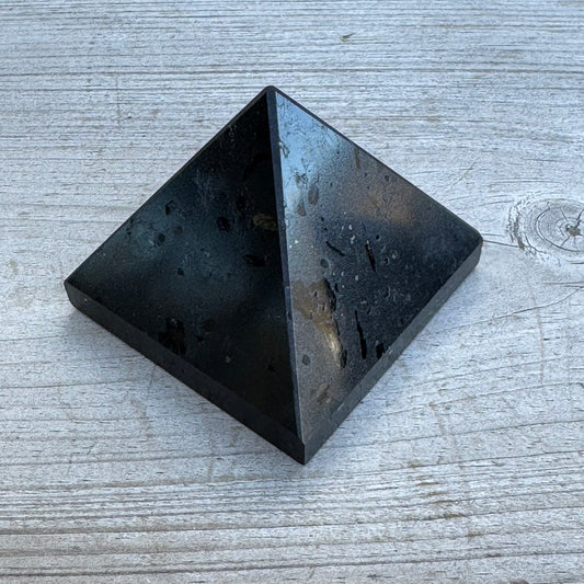 Svart Turmalin Pyramid